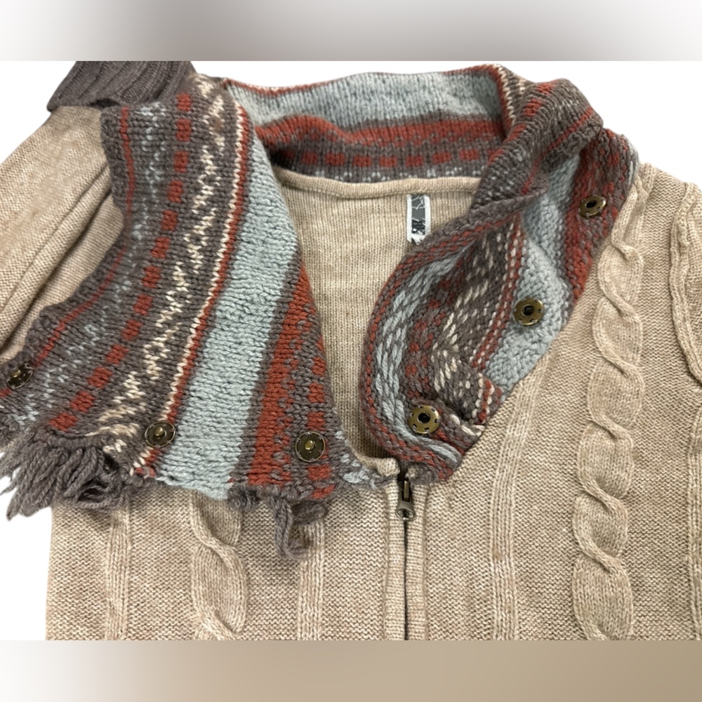 BKE Buckle Scarf Knit Sweater - Picture 5 of 9